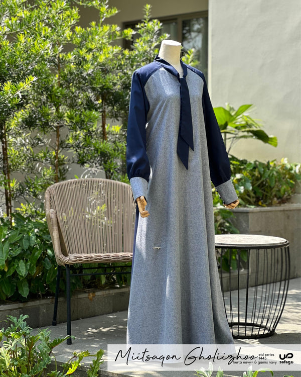 MIITSAQON GHOLIIZHOO GAMIS NAVY